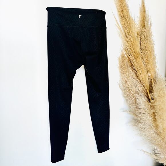 2 OLD NAVY ACTIVE Grey Black Go Dry Striped Geometric High Rise Gym Leggings S - Picture 14 of 16